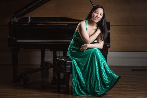 Photo of Agnes Wan, piano soloist